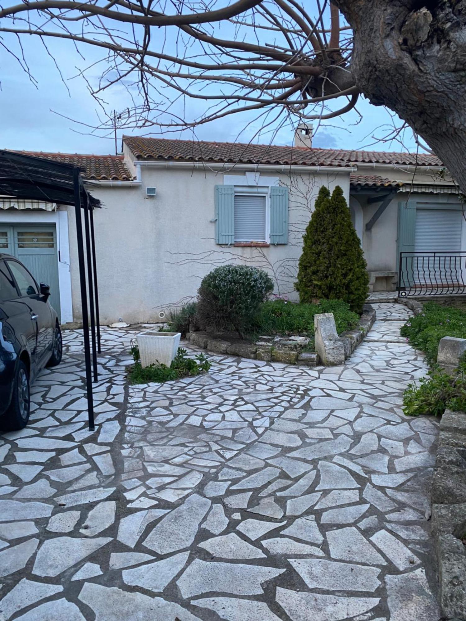 Maison Dans Village Calme Arles Exteriör bild